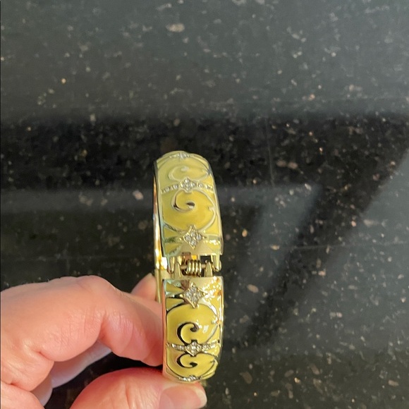 Elegant Yellow Enamel Bracelet with Silver Accents - Picture 3 of 5